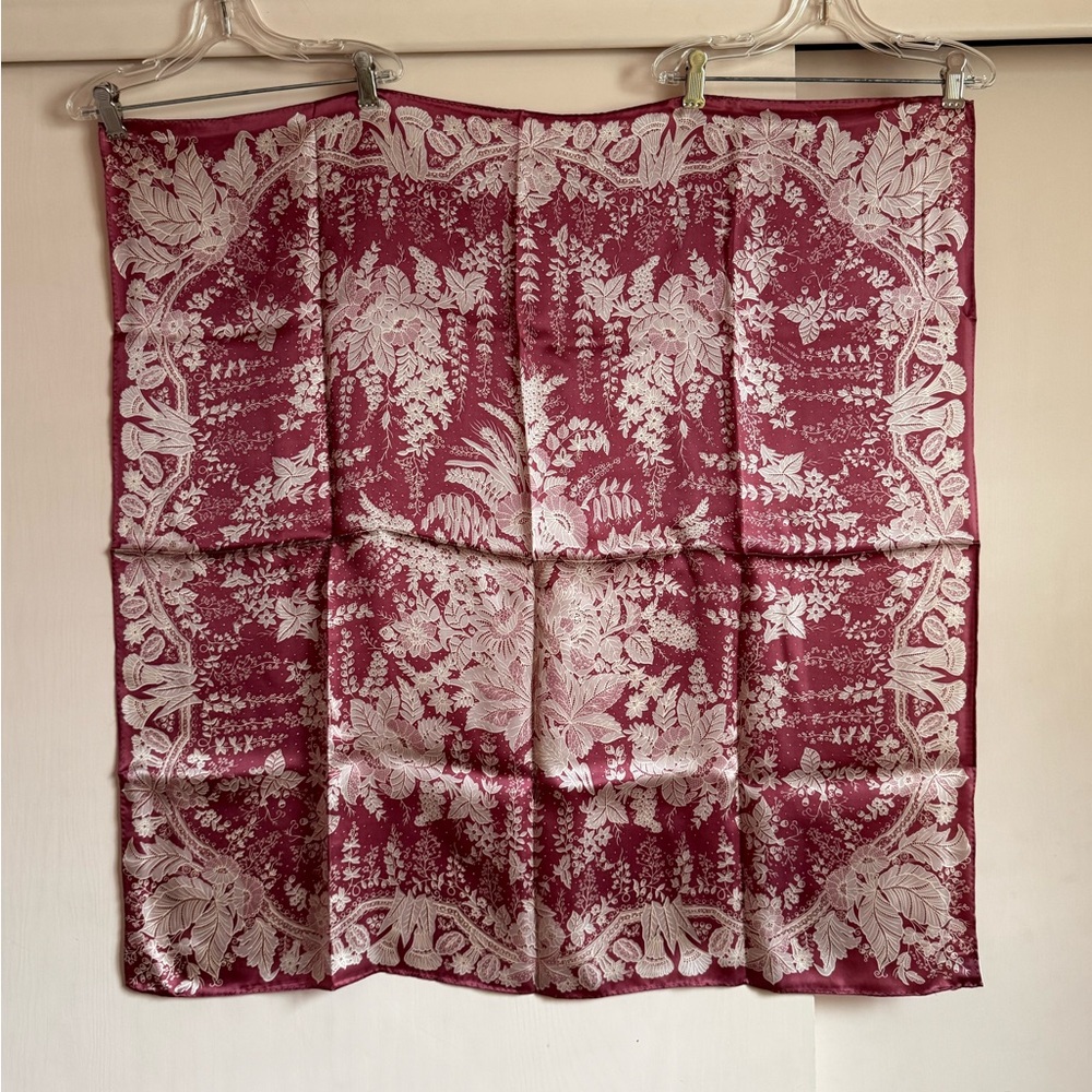 Smithsonian “Wisteria Lace” Silk Scarf NWT